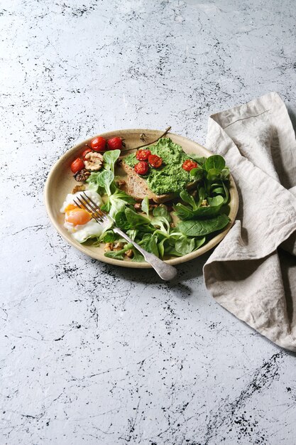 Vegetarische Sandwiches mit Avocado