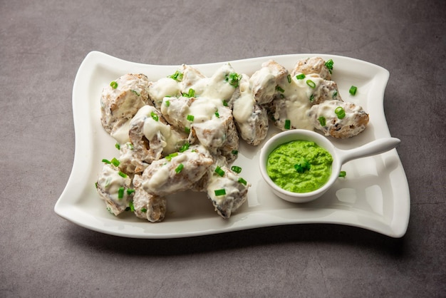 Vegetarischer Soja-Malai-Chap aus Soja-Chaap mit weißer cremiger Soße