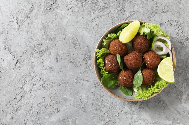 Foto vegetarisches essenskonzept falafel leckere falafelbällchen