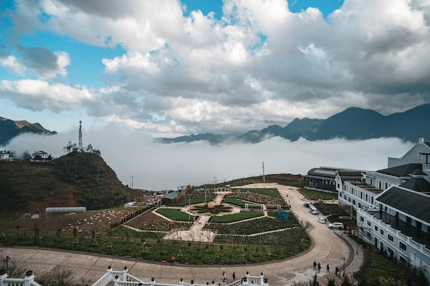 Veja o Clouds Fog and Garden em Fansipan Legend Fansipan Vietnam