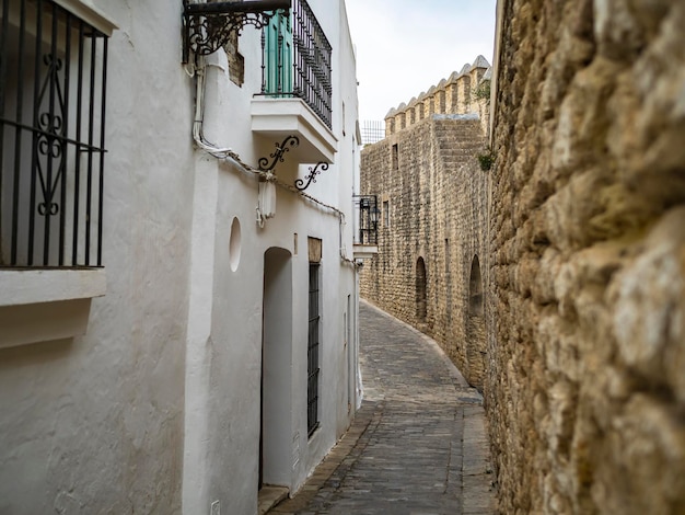 Vejer de la frontera é uma aldeia branca na província de cádiz andaluzia espanha rua típica da aldeia branca