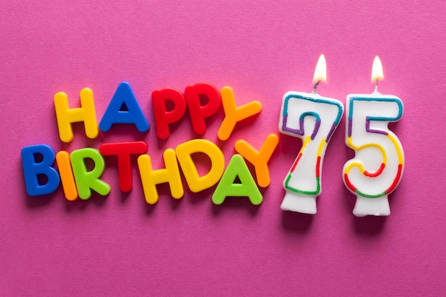Vela número 75 feliz cumpleaños celebración