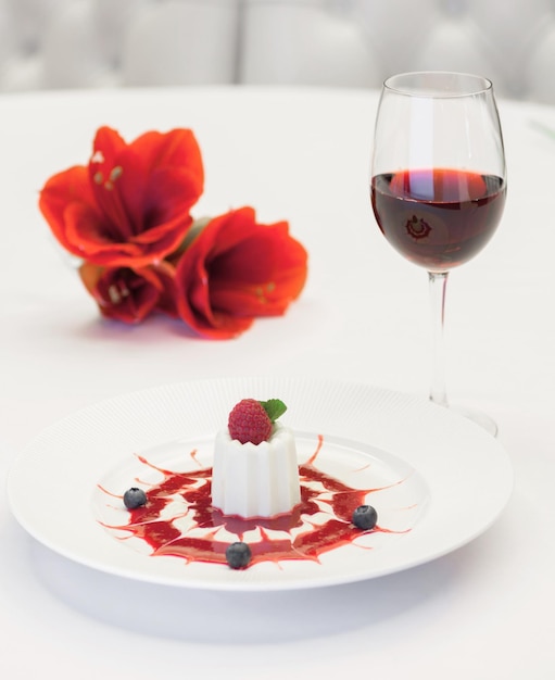 Velada romántica con delicioso postre de panna cotta