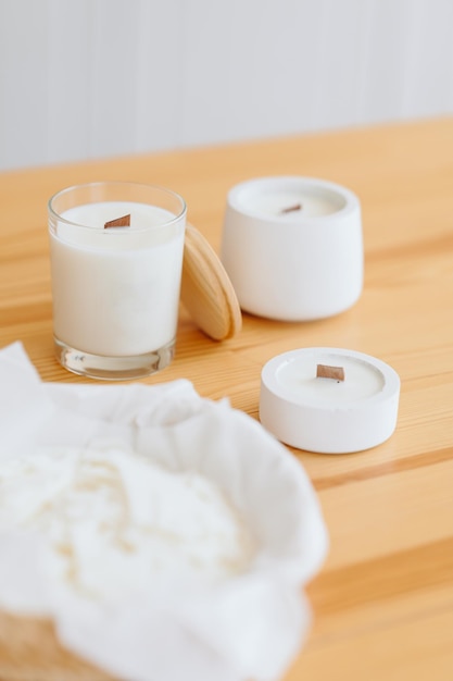 Velas Aromáticas Artesanales en Vidrio con Tapa de Madera Molde de Yeso