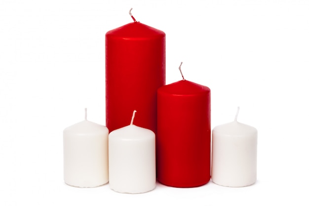 Velas coloridas de vermelho e branco