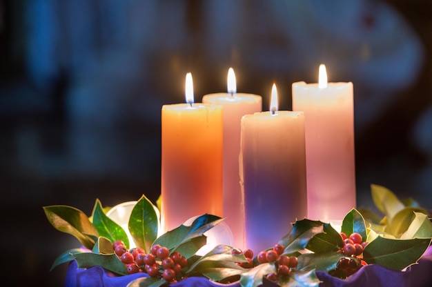 velas de natal acesas