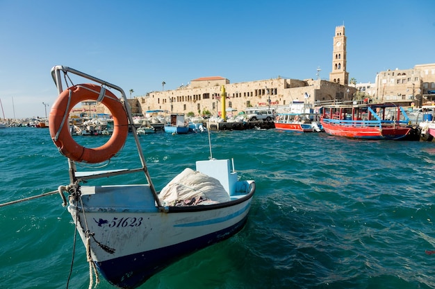 Veleros en el puerto deportivo de Akko Israel