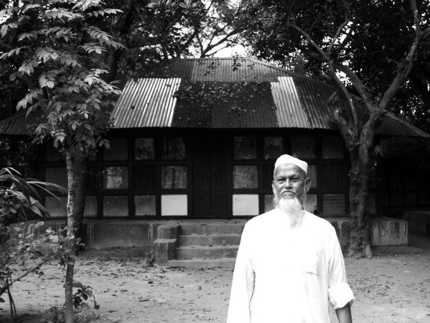 Foto velho álbum de fotos do tio na nossa casa de aldeia em chandpur, bangladesh.