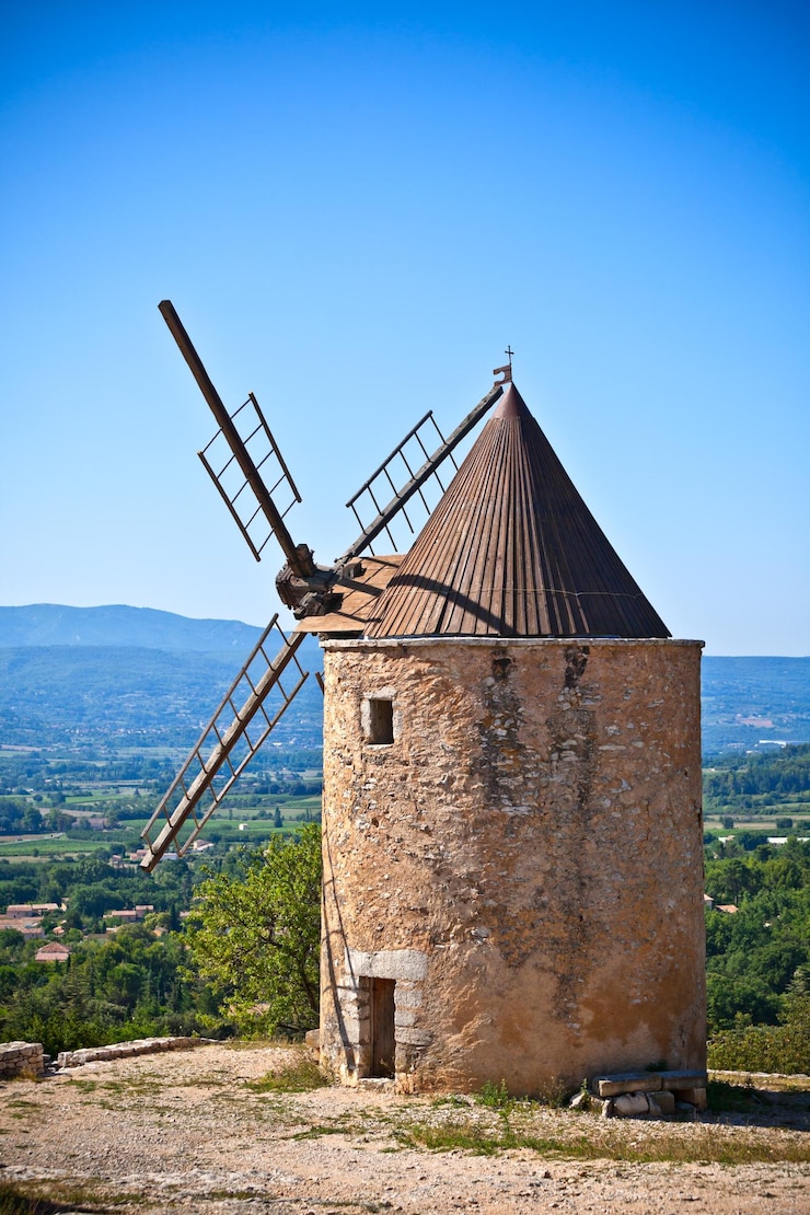 Foto velho moinho de pedra na provença, frança.