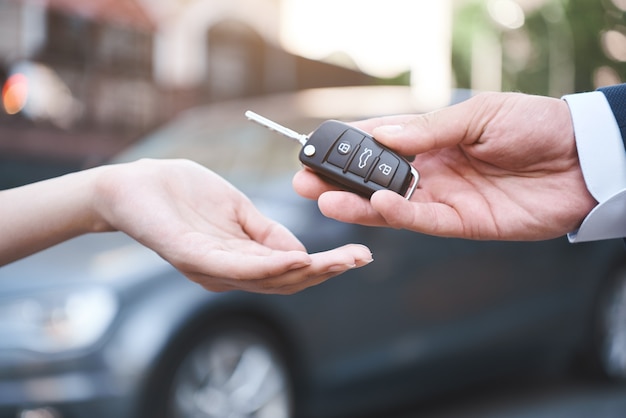 Foto venda de carros de negócios automotivos, pessoas e propriedade co