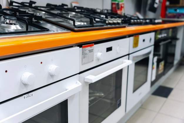 Foto venda de cooktops a gás em uma loja de eletrodomésticos fogão embutido