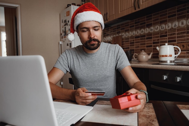 Vendas de compras on-line de Natal e promoções de descontos durante as férias