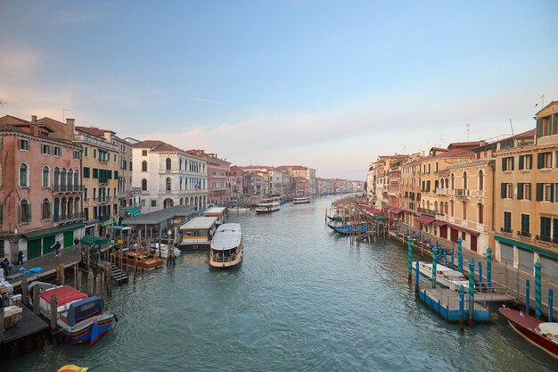 Venecia al amanecer Una ciudad flotante se despierta