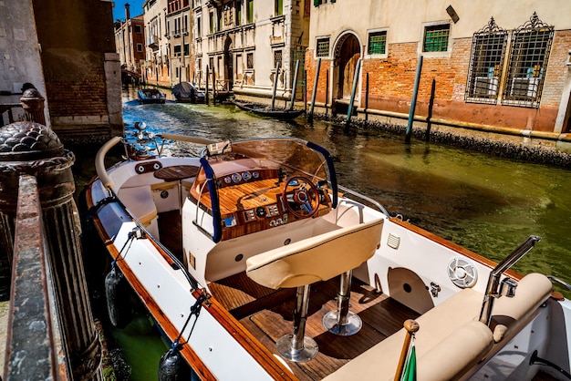 Venecia un brillante día soleado