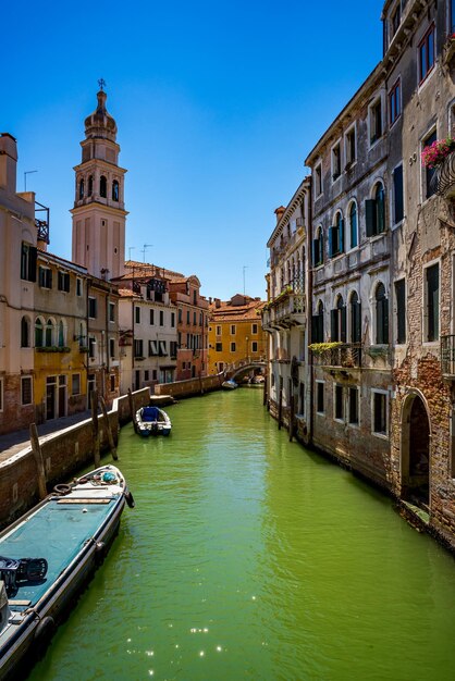 Venecia un brillante día soleado