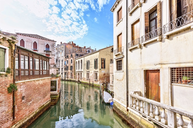 Venecia escénica calles antiguas canal de agua
