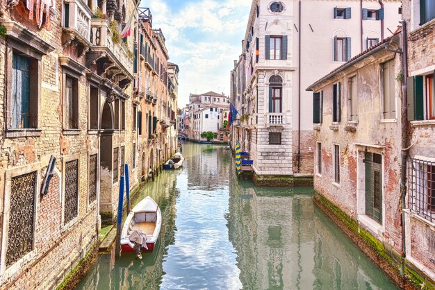 Venecia escénica calles antiguas canal de agua