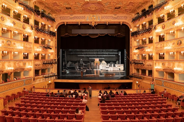 VENECIA, ITALIA - 15 DE SEPTIEMBRE DE 2019 - Vista interior del Teatro La Fenice
