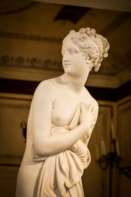 Venecia, Italia - 27 de junio de 2016: Detalle de la estatua de Venus en el museo Palazzo Ducale