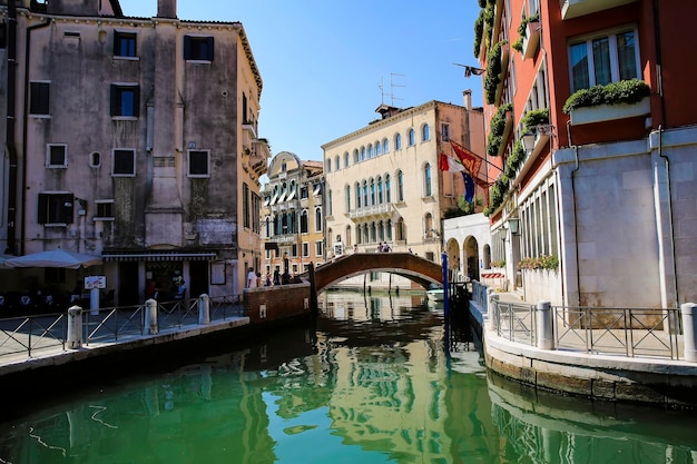Venedig-Brücke und Kanalstadtbild