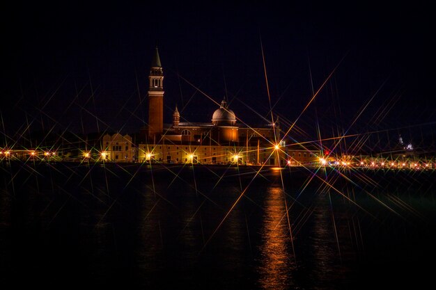 Venedig ist eine einzigartige Stadt auf dem Wasser, die erstaunlichste und geheimnisvollste in Italien