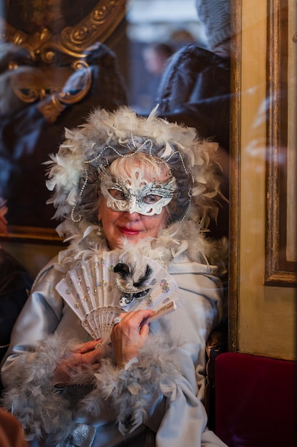Foto venedig, italien. karneval von venedig, typisch italienische tradition und fest mit masken in venetien.