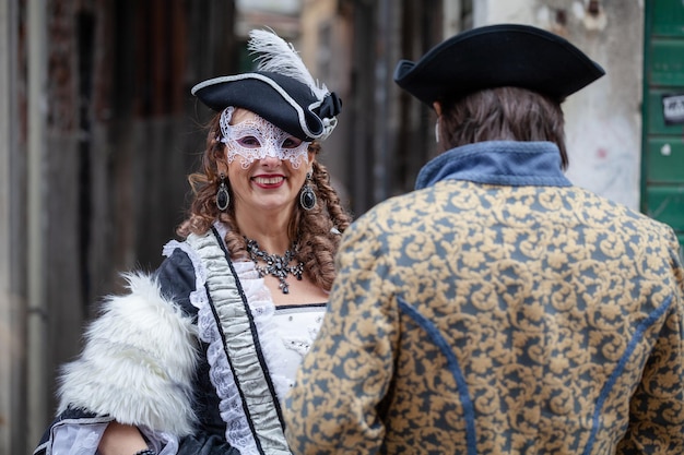 Foto venedig, italien. karneval von venedig, typisch italienische tradition und fest mit masken in venetien.