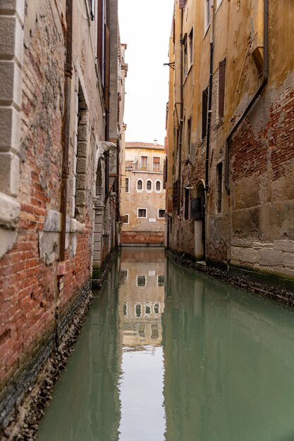 Venedig-Kanal ohne Menschen und Gondeln