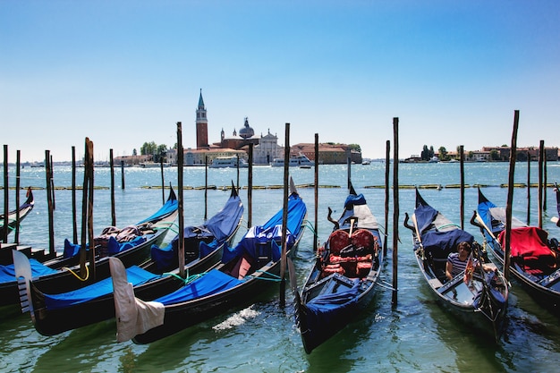 Venedig mit Gondeln