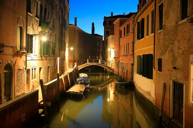 Veneza, Itália à noite