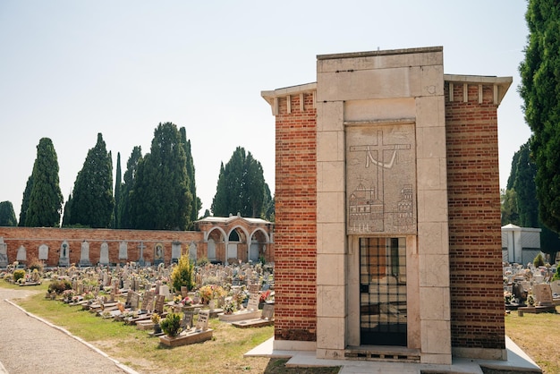 Foto veneza itália sep 2021 arquitetura dentro do cimitero di san michele veneza