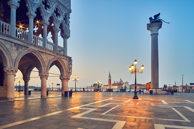 Veneza, Praça de São Marcos pela manhã