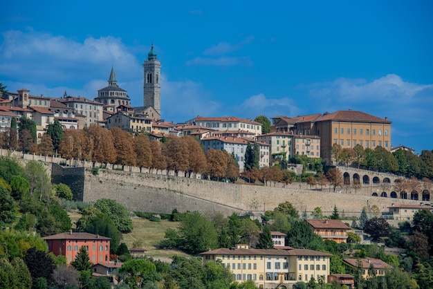 Venezianische Mauern der Befestigungsanlage des Unesco-Erbes in Bergamo