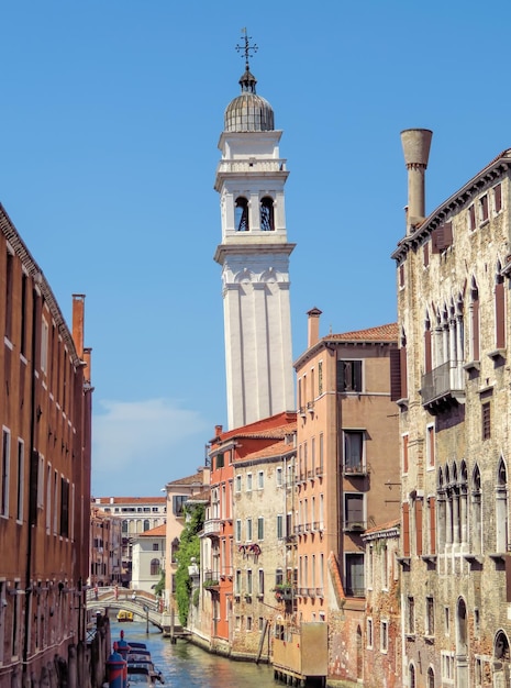 Venice Falling campanile em Veneza