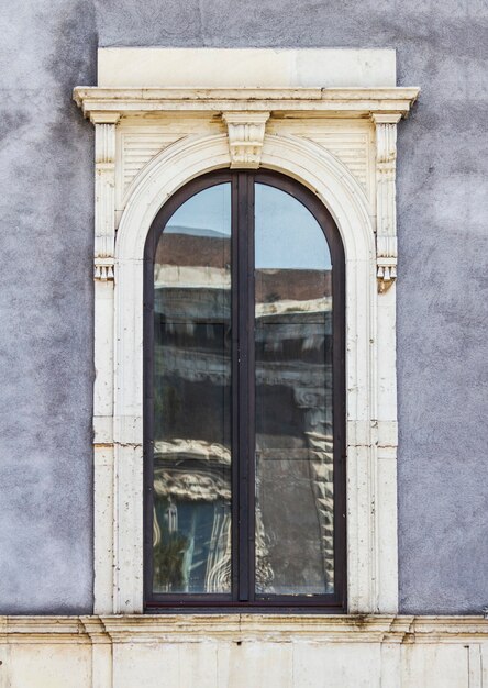 Ventana antigua siciliana