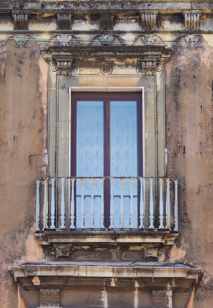 Ventana antigua siciliana