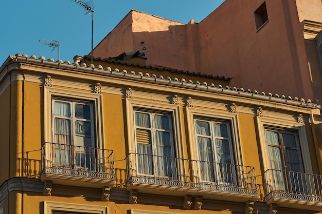 Foto ventana de edificios antiguos en málaga andalucía españa