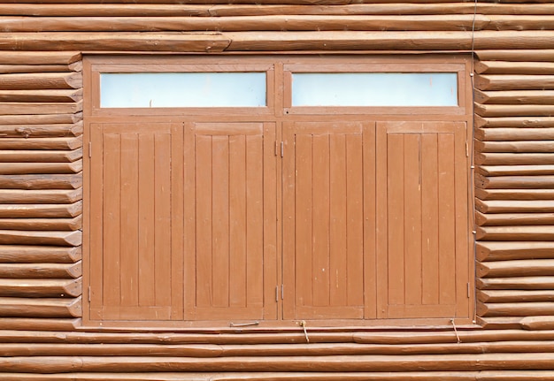 Ventana de madera vieja