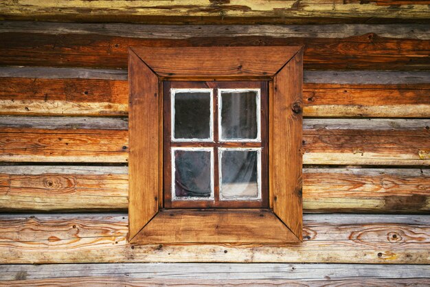 Ventana de madera