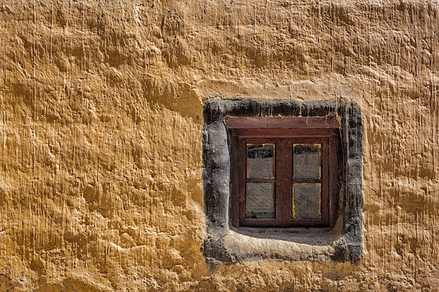 ventana y pared