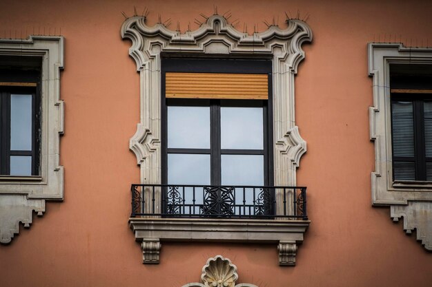 ventana vieja, ciudad española de Valencia, arquitectura mediterránea