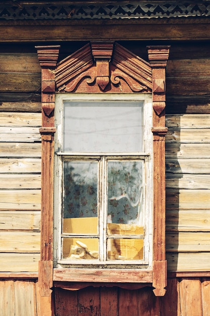 Foto ventana vintage y antiguo muro de piedra