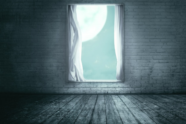 Foto ventanas con cortina en una casa abandonada