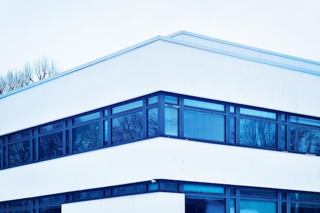 Ventanas del edificio de la Universidad de Helsinki, Finlandia