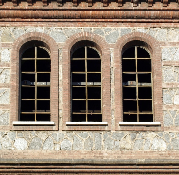 Ventanas de fábricas abandonadas