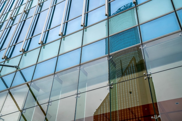 Ventanas de oficinas de rascacielos en shanghai