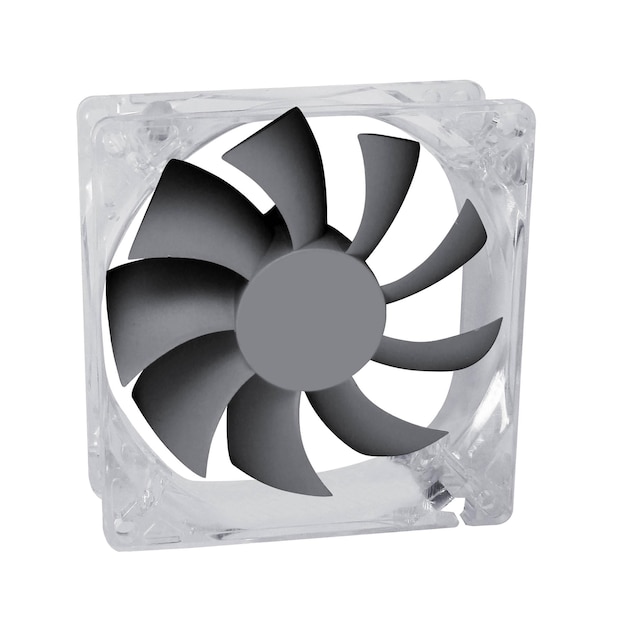 Ventilador de computadora aislado sobre un fondo blanco