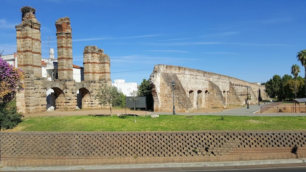 Ver en el acueducto de San Lázaro en Mérida