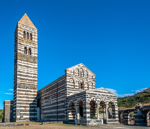 Ver en la Basílica de la Santísima Trinidad de Saccargia Cerdeña Italia