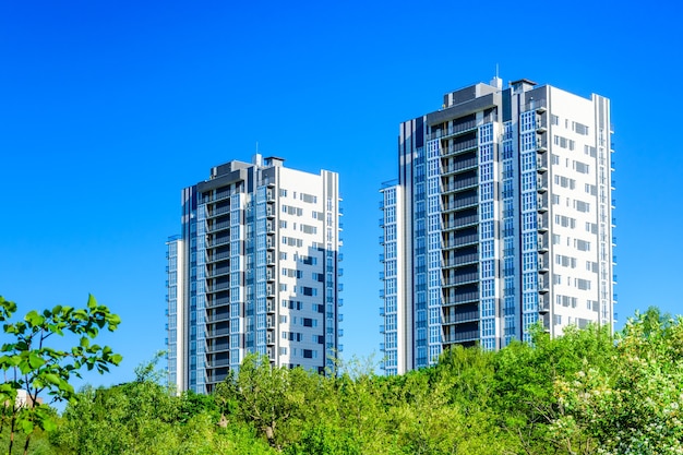 Ver en un nuevo edificio residencial de varios pisos